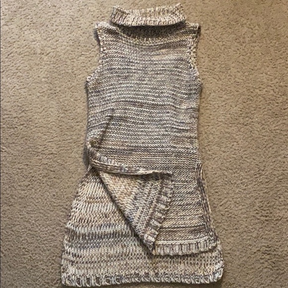 Fun sweater - Picture 2 of 2